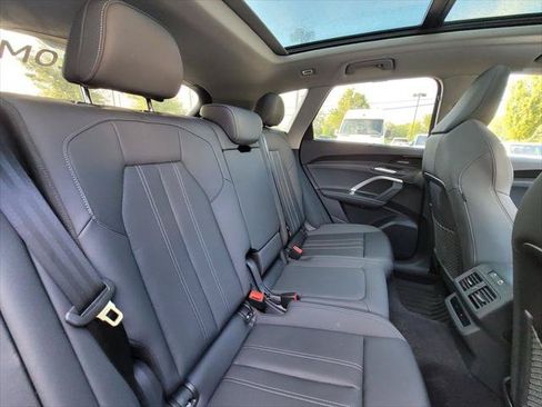 Used 2025 Audi Q5 Premium Plus w/ Premium Plus AWD/4WD image 26