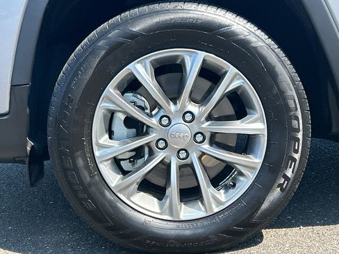 Used 2021 Jeep Cherokee Latitude Lux w/ Comfort/Convenience Group AWD/4WD image 9