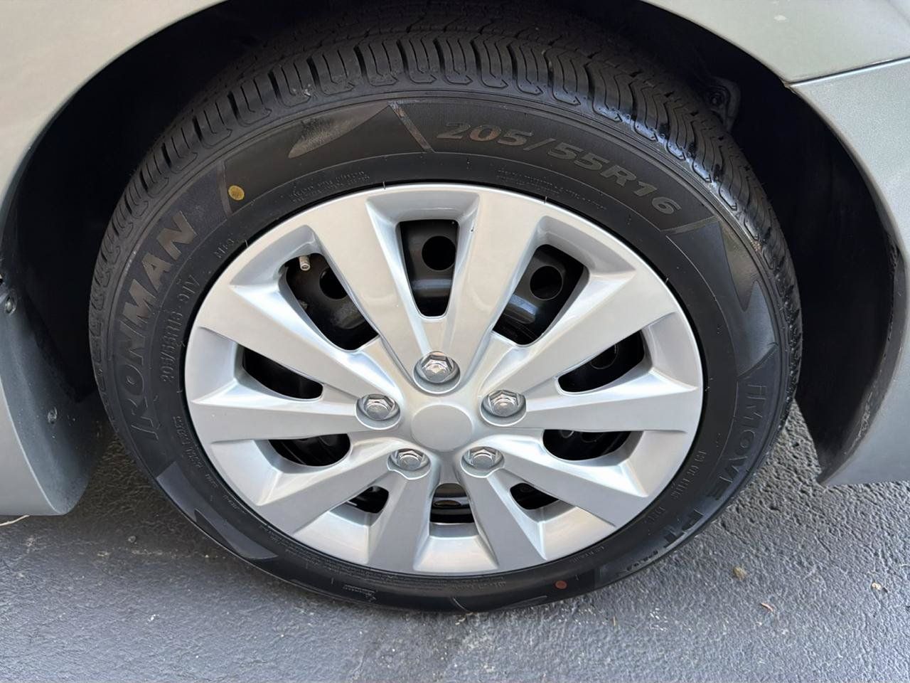 Used 2011 Nissan Sentra 2.0 S FWD image 46