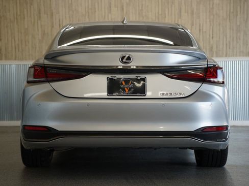 Used 2024 Lexus ES 300h F Sport w/ Accessory Package (Z2) FWD image 9