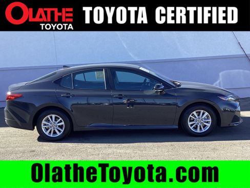 Certified 2025 Toyota Camry LE image 1