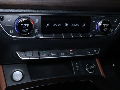 Used 2021 Audi Q5 e Prestige w/ Prestige Package image 37