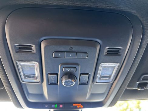 Used 2022 Chevrolet Tahoe RST w/ Luxury Package image 27