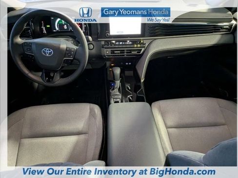 Used 2025 Toyota Camry LE w/ Convenience Package FWD image 16