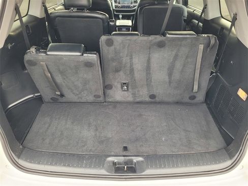 Used 2019 Toyota Highlander XLE image 9