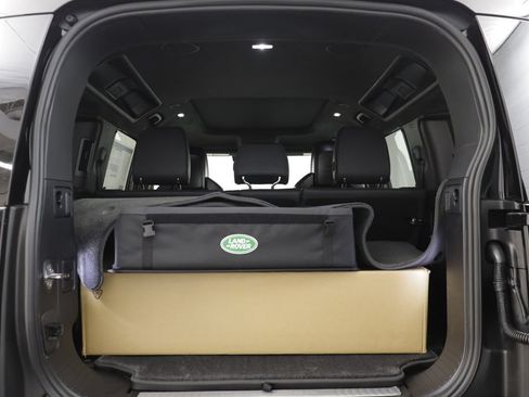 New 2026 Land Rover Defender 110 OCTA AWD/4WD image 20