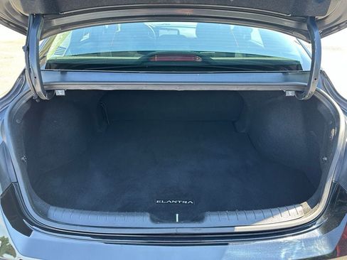 Used 2023 Hyundai Elantra SEL w/ Convenience Package FWD image 25