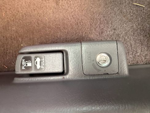 Used 2005 Honda Civic Hybrid Sedan image 10