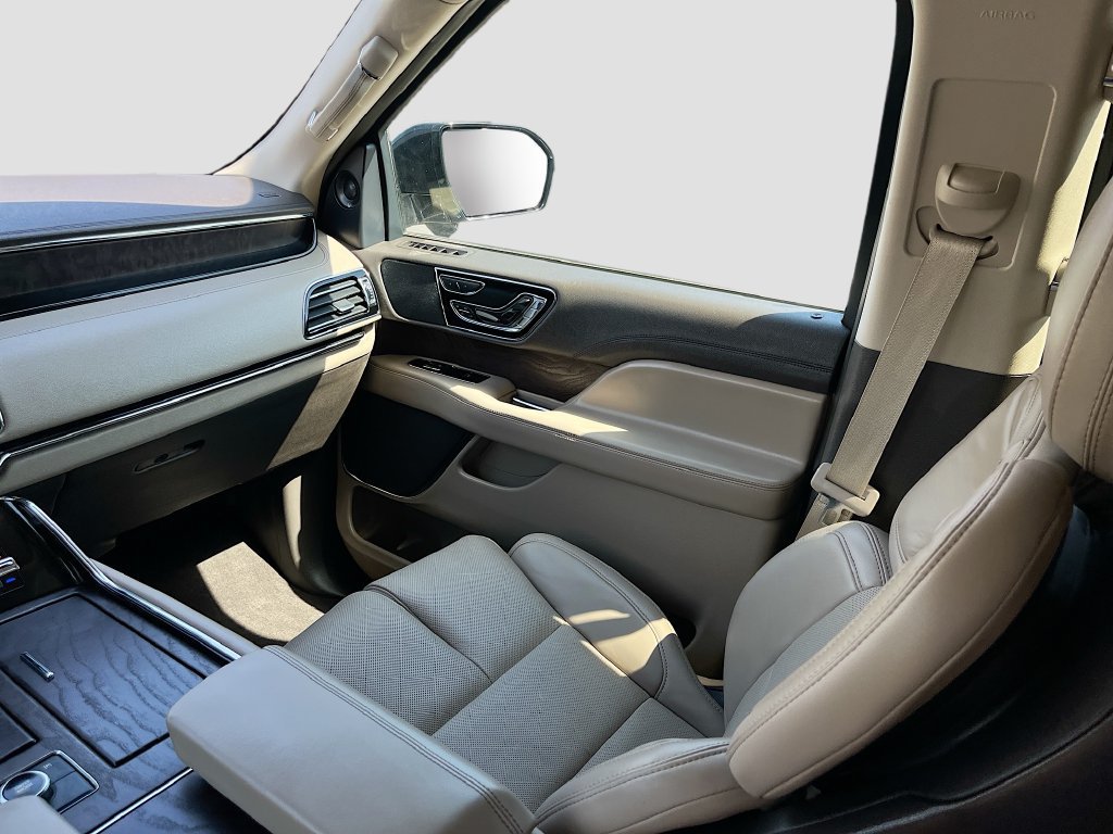 Used 2024 Lincoln Navigator L Reserve AWD/4WD image 25