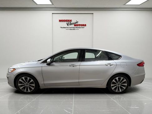 Used 2019 Ford Fusion SE AWD/4WD image 2