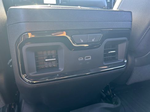 Used 2024 GMC Sierra 2500 AT4 w/ AT4 Premium Plus Package image 15