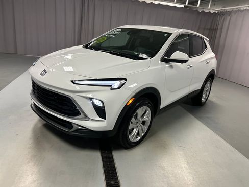 Used 2026 Buick Encore GX Preferred w/ Advanced Technology Package image 3