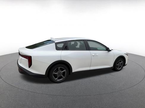 Used 2025 Kia K4 FWD image 14