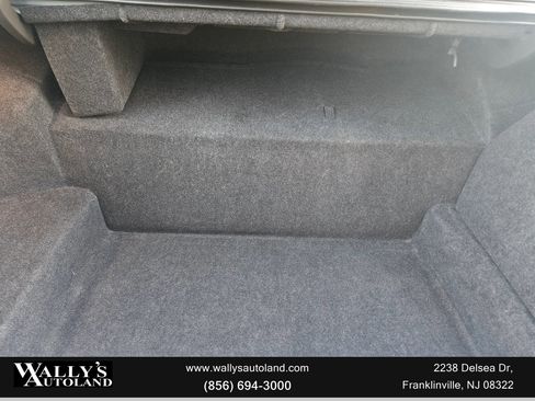 Used 2009 Lincoln Town Car Signature Limited image 29