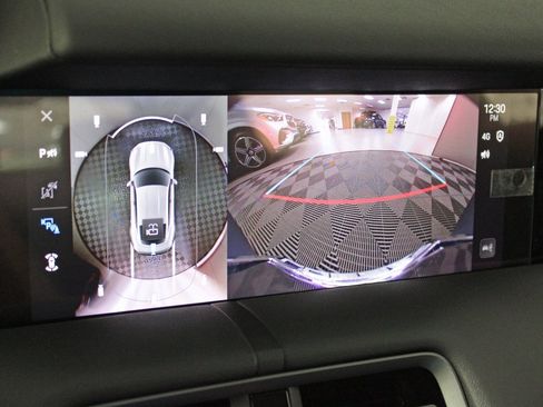 Used 2025 Porsche Taycan image 30