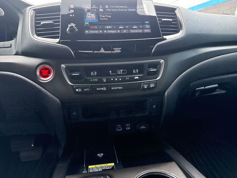 Used 2025 Honda Passport TrailSport image 30