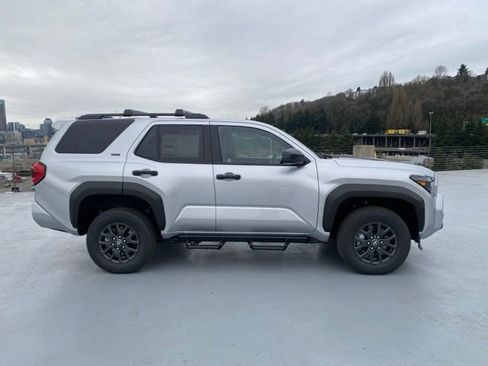New 2026 Toyota 4Runner SR5 image 3