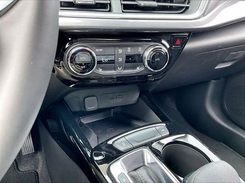 New 2026 Chevrolet Trax ACTIV w/ Sunroof Package FWD image 21