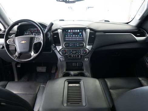 Used 2016 Chevrolet Suburban LT w/ Luxury Package AWD/4WD image 11