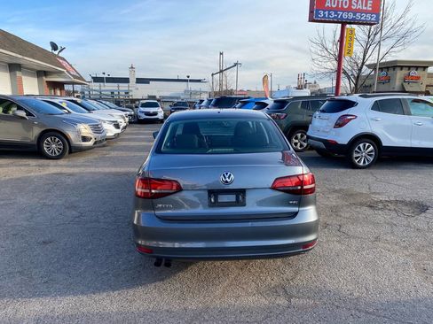 Used 2017 Volkswagen Jetta S w/ Jetta S Cold Weather Package image 8