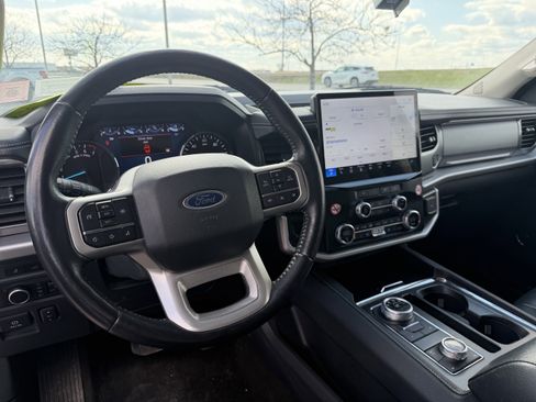 Certified 2024 Ford Expedition XLT AWD/4WD image 5