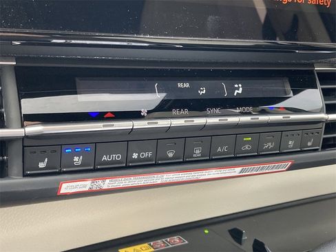 New 2026 Toyota Sienna Platinum image 25