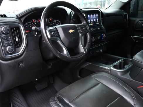 Used 2020 Chevrolet Silverado 3500 LTZ image 2