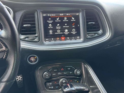 Used 2018 Dodge Challenger R/T Scat Pack w/ Leather Interior Group RWD image 32