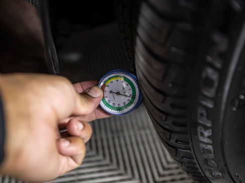 Used 2025 Land Rover Range Rover SE image 48