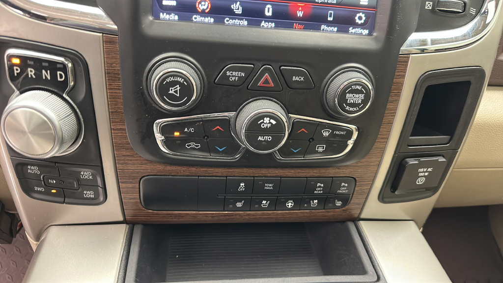 Used 2018 RAM 1500 Laramie w/ Convenience Group AWD/4WD image 20