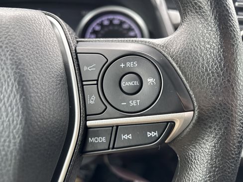 Used 2021 Toyota Camry LE w/ Convenience Package image 21