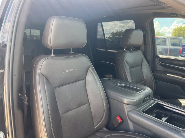 Used 2021 GMC Yukon Denali w/ Denali Premium Package AWD/4WD image 28