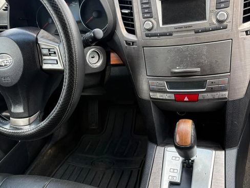 Used 2014 Subaru Outback 2.5i Limited AWD/4WD image 6