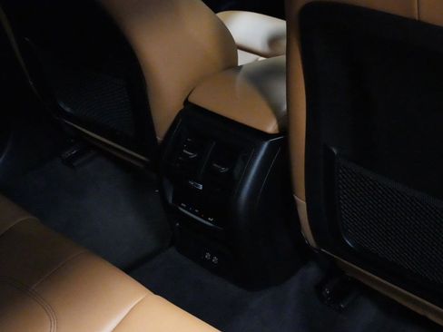 Used 2024 BMW X3 xDrive30i w/ Premium Package w/ZPA image 11