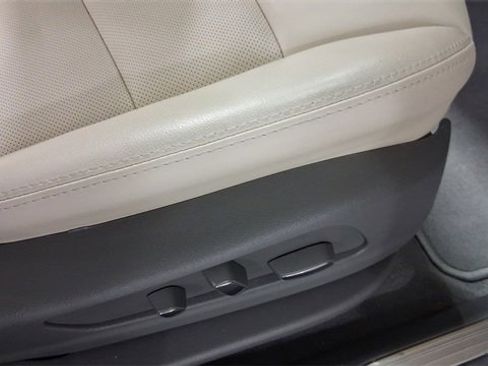 Used 2025 Cadillac XT5 Premium Luxury w/ Technology Package image 19