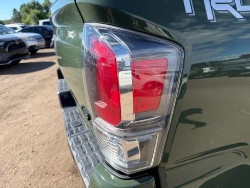 Used 2021 Toyota Tacoma TRD Off-Road w/ TRD Premium Off Road Package AWD/4WD image 14