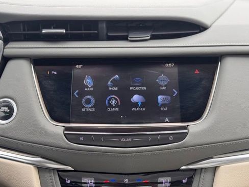 Used 2017 Cadillac XT5 Premium Luxury AWD/4WD image 22