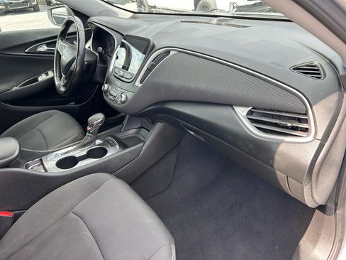 Used 2021 Chevrolet Malibu RS FWD image 9