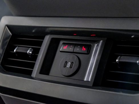 Used 2023 Ford F250 Limited w/ FX4 Off-Road Package image 32