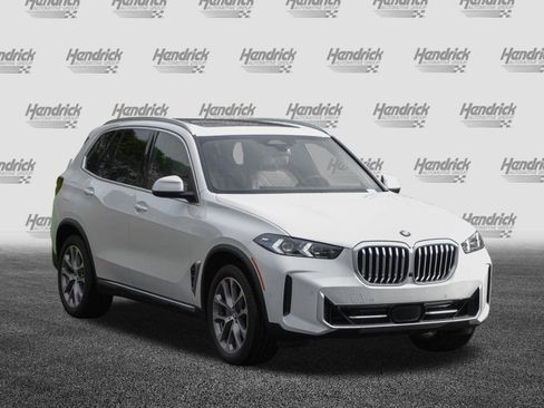 Certified 2026 BMW X5 sDrive40i RWD image 2