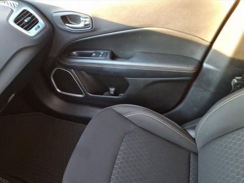 Used 2018 Jeep Compass Sport w/ Cold Weather Group image 24