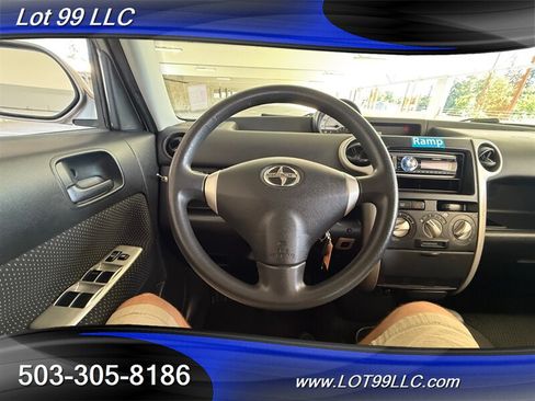 Used 2005 Scion xB FWD image 42