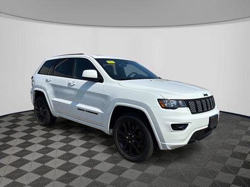 Certified 2021 Jeep Grand Cherokee Laredo X AWD/4WD image 3
