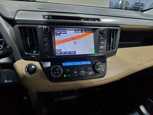 Used 2018 Toyota RAV4 Limited FWD image 28