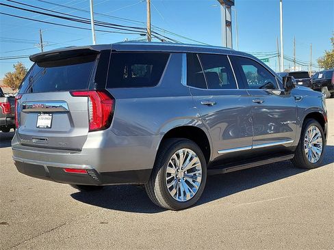 Used 2022 GMC Yukon SLT w/ SLT Luxury Package image 11