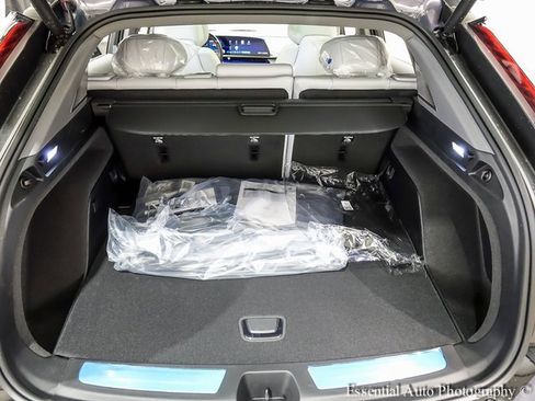 New 2026 Cadillac Optiq Luxury 2 image 19