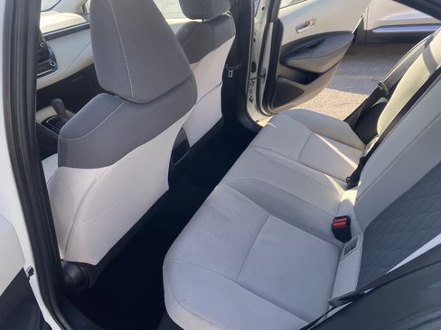 Used 2020 Toyota Corolla LE FWD image 16