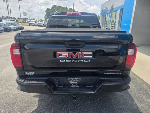 Used 2023 GMC Canyon Denali w/ Denali Black Edition AWD/4WD image 4