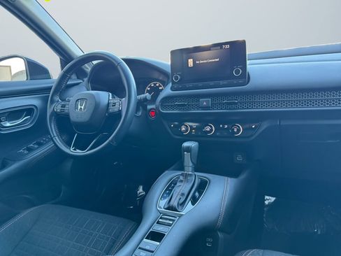 Used 2025 Honda HR-V Sport image 14