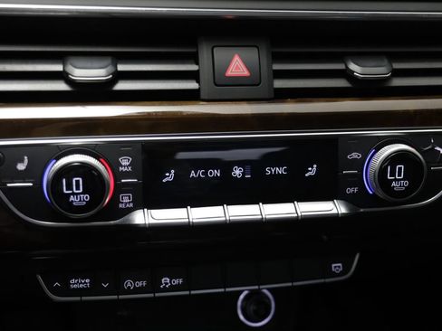 Used 2019 Audi A4 2.0T Premium w/ Convenience Package FWD image 10